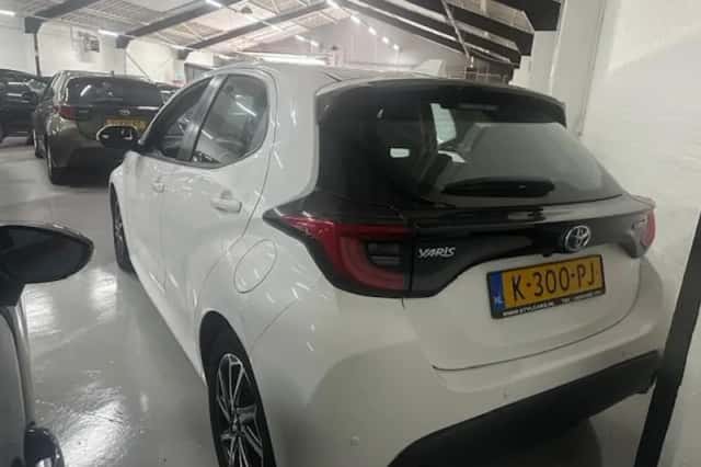 Toyota Yaris (2021) thumbnail 4