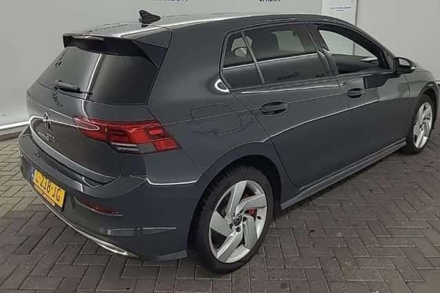 Volkswagen Golf (2021) thumbnail 3