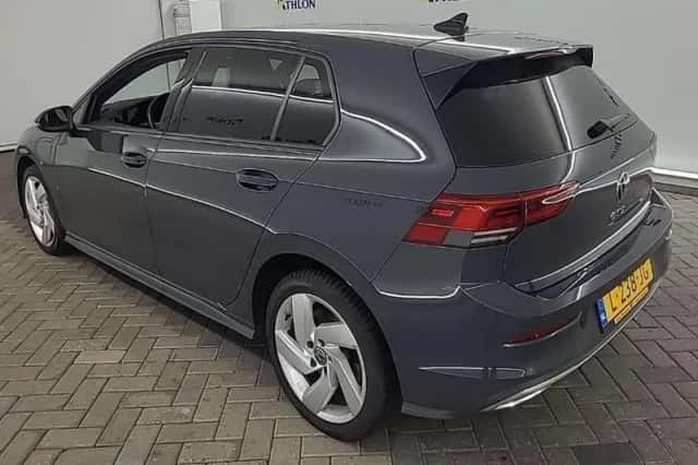 Volkswagen Golf (2021) thumbnail 4