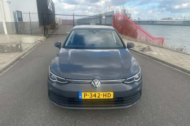 Volkswagen Golf (2021) thumbnail 2