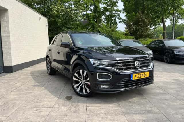 Volkswagen T-Roc (2018) thumbnail 2