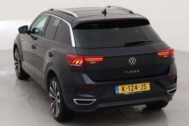 Volkswagen T-Roc (2021) thumbnail 3