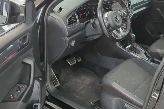 Volkswagen T-Roc (2021) thumbnail 5