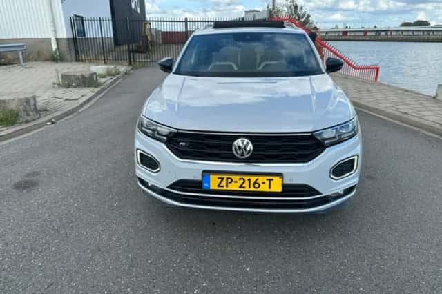 Volkswagen T-Roc (2019) thumbnail 4