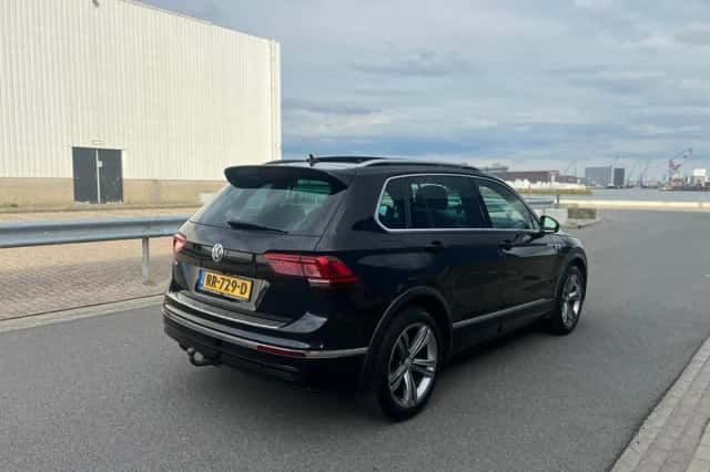 Volkswagen Tiguan (2018) thumbnail 4