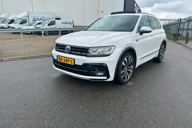 Volkswagen Tiguan (2017) thumbnail 1
