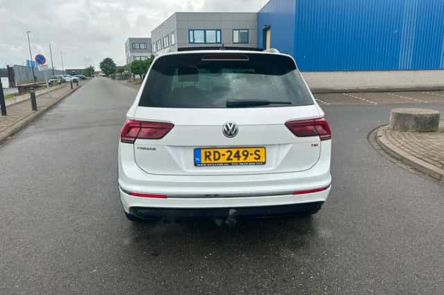 Volkswagen Tiguan (2017) thumbnail 6