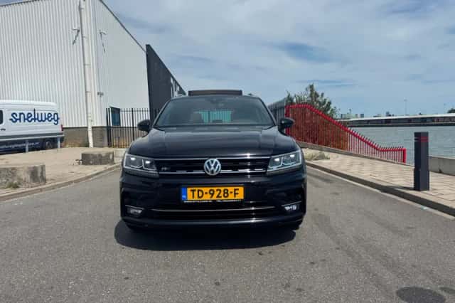 Volkswagen Tiguan (2018) thumbnail 2