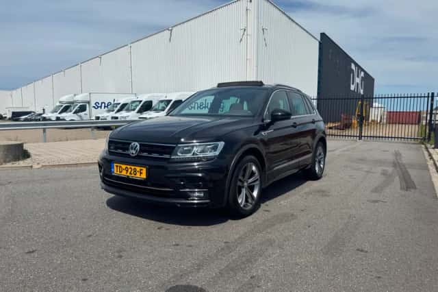 Volkswagen Tiguan (2018) thumbnail 3
