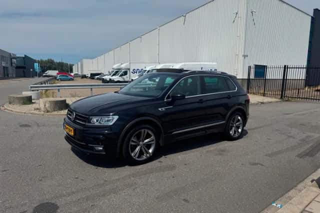 Volkswagen Tiguan (2018) thumbnail 4