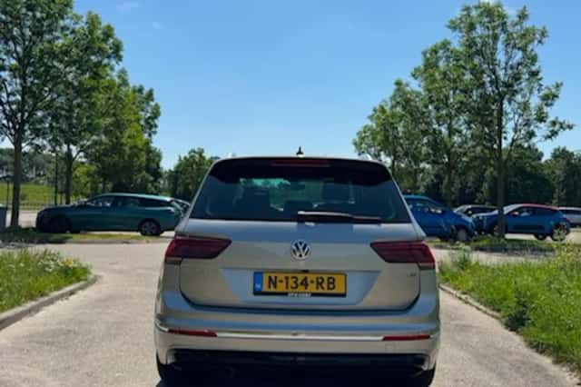 Volkswagen Tiguan (2016) thumbnail 4