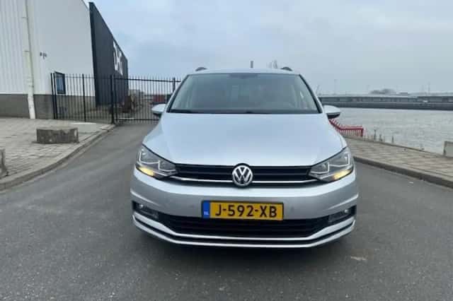 Volkswagen Touran (2017) thumbnail 4