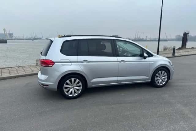 Volkswagen Touran (2017) thumbnail 5