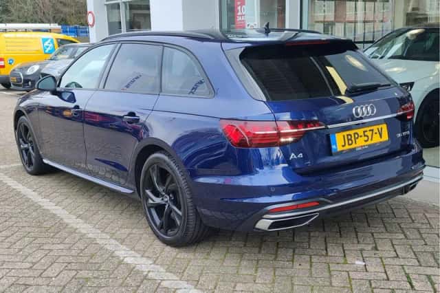 Audi A4 (2024) thumbnail 3