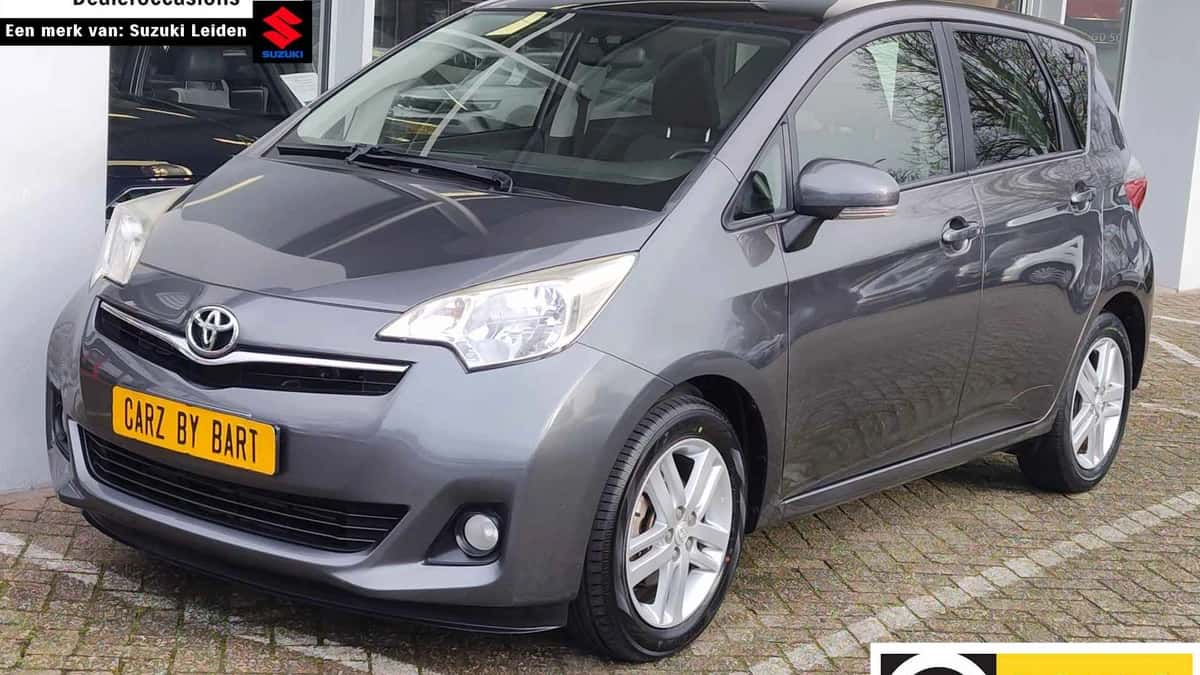 Toyota Verso-S (2013) — foto 1