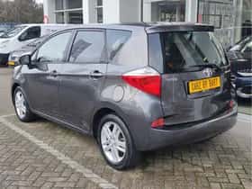 Toyota Verso-S (2013) thumbnail 3