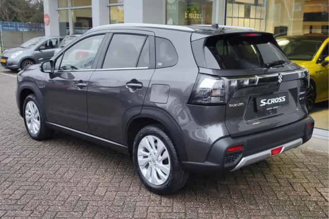 Suzuki S-Cross (2026) thumbnail 3