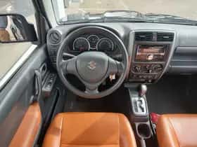 Suzuki Jimny (2016) thumbnail 12