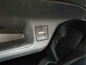 Toyota C-HR thumbnail 18