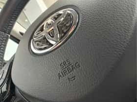 Toyota C-HR thumbnail 25