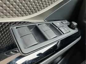 Toyota C-HR thumbnail 28
