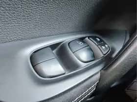 Nissan Qashqai thumbnail 22