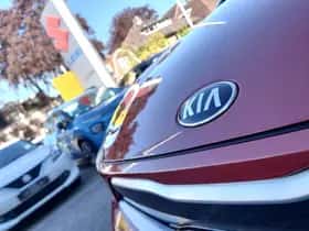 Kia Stonic (2018) thumbnail 35