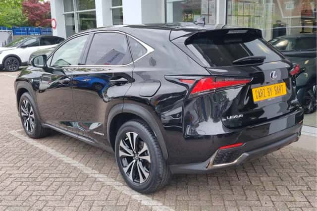 Lexus NX (2019) thumbnail 3