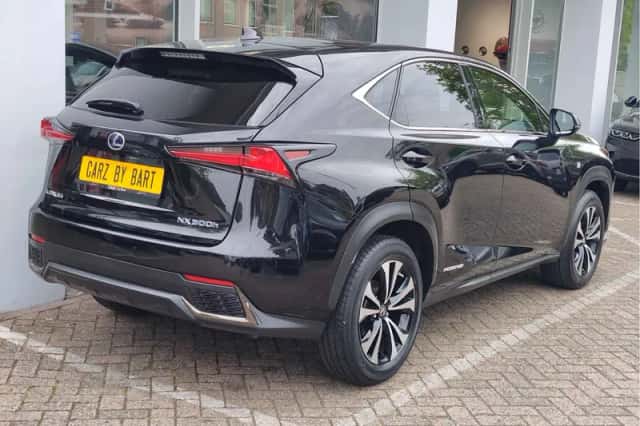 Lexus NX (2019) thumbnail 5
