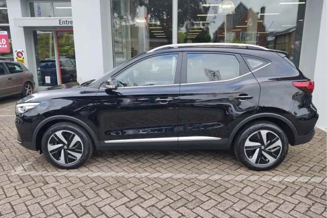 MG MG ZS (2023) thumbnail 2