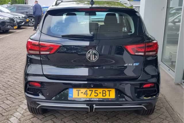 MG MG ZS (2023) thumbnail 4
