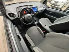 Toyota Aygo (2022) thumbnail 13