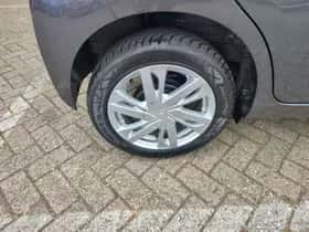 Toyota Aygo (2022) thumbnail 32