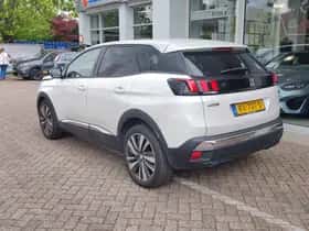 Peugeot 3008 (2018) thumbnail 2