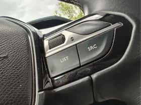 Peugeot 3008 (2018) thumbnail 14