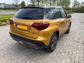 Suzuki Vitara (2023) thumbnail 4