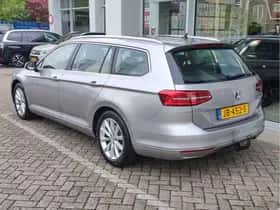 Volkswagen Passat (2016) thumbnail 3