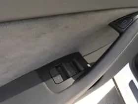 Tesla Model Y (2023) thumbnail 15