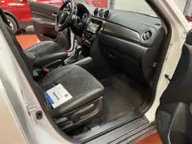 Suzuki Vitara (2023) thumbnail 14