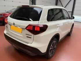 Suzuki Vitara (2023) thumbnail 4