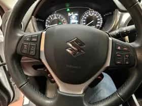 Suzuki Vitara (2023) thumbnail 10