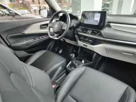 Suzuki Swift (2025) thumbnail 9
