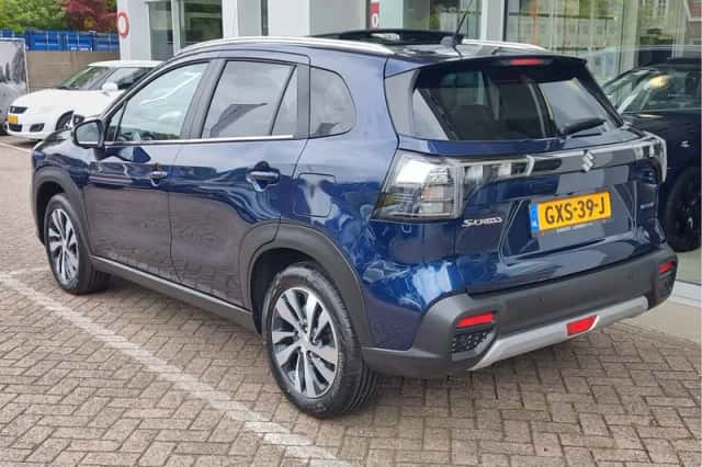 Suzuki S-Cross (2024) thumbnail 3
