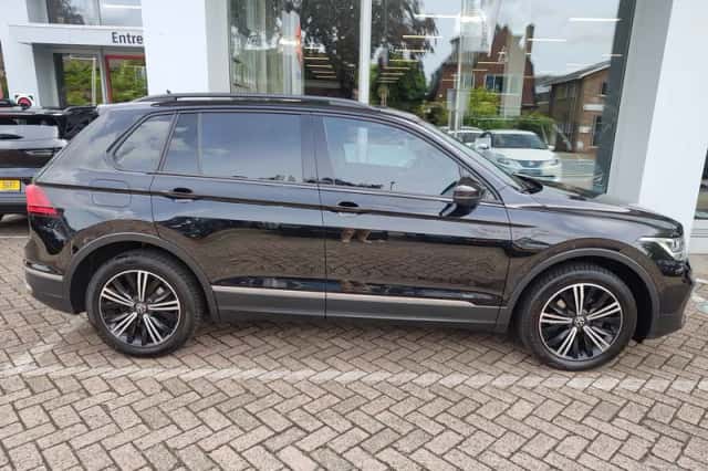 Volkswagen Tiguan (2021) thumbnail 6