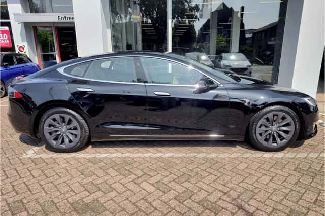Tesla Model S (2019) thumbnail 6