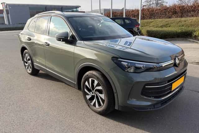 Volkswagen Tiguan (2024) thumbnail 4