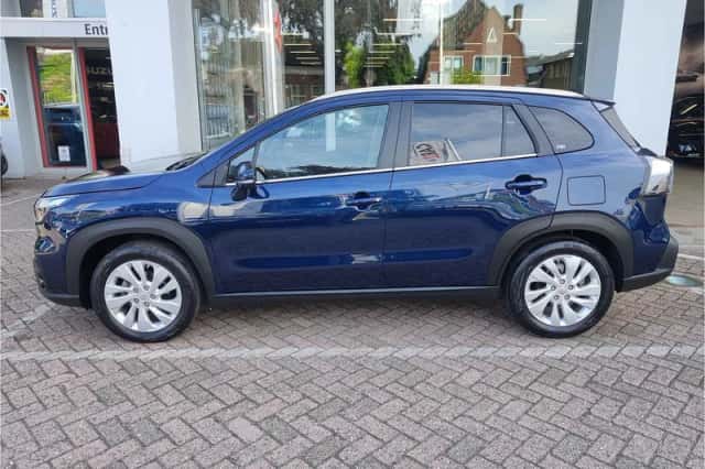 Suzuki S-Cross (2023) thumbnail 2