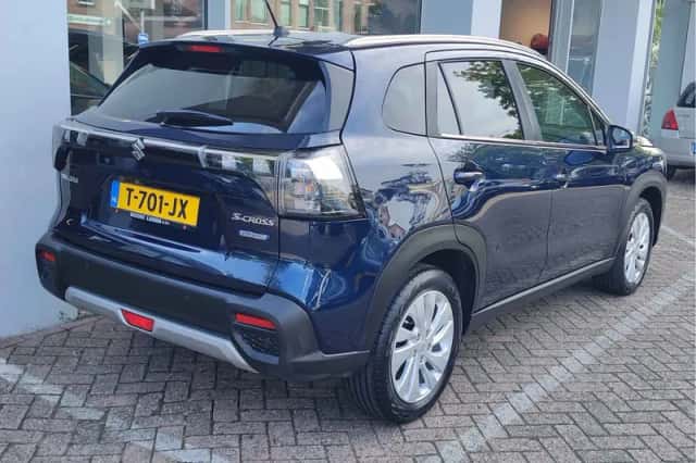 Suzuki S-Cross (2023) thumbnail 5