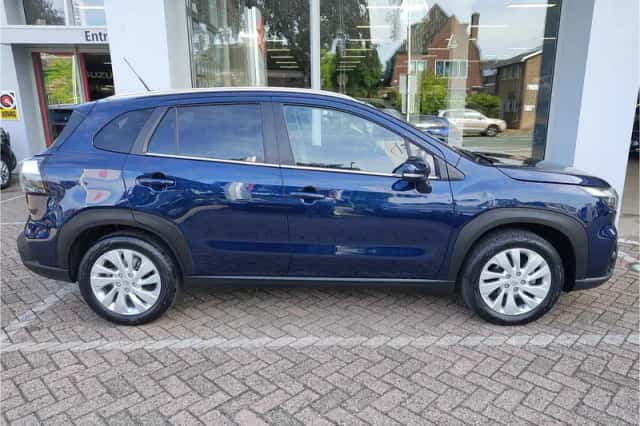 Suzuki S-Cross (2023) thumbnail 6