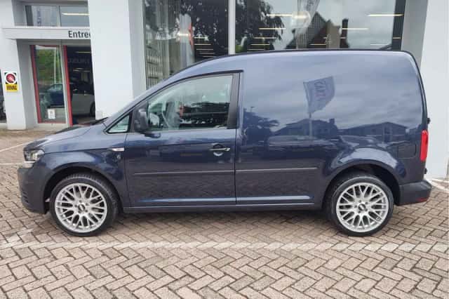 Volkswagen Caddy (2015) thumbnail 2